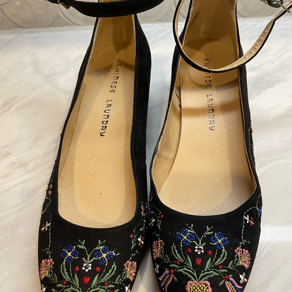 Chinese Landry Black Embroidered low heel Size 8 - Picture 5 of 5